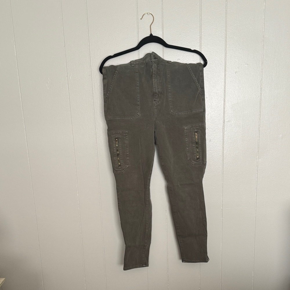 American Eagle Women’s Olive Next Level Stretch Size 14S